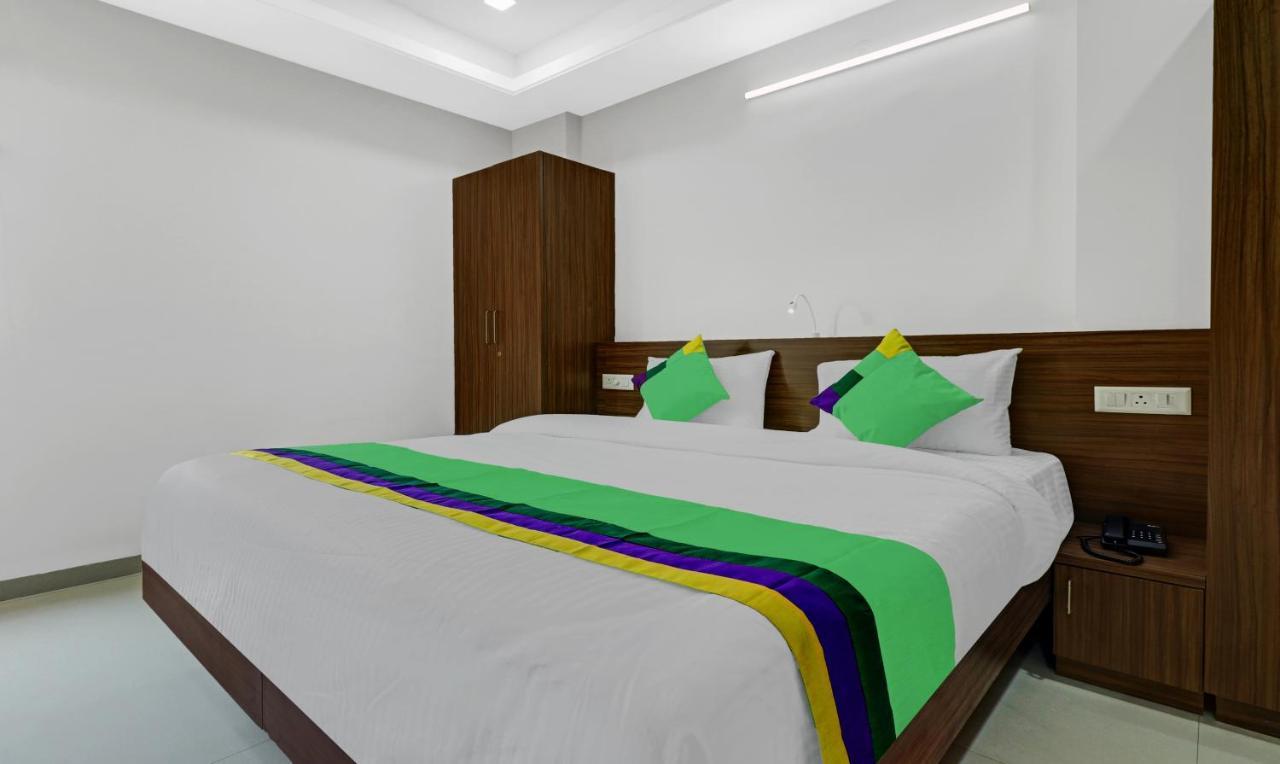 OYO 71754 Hotel Ragas Visakhapatnam Exterior foto