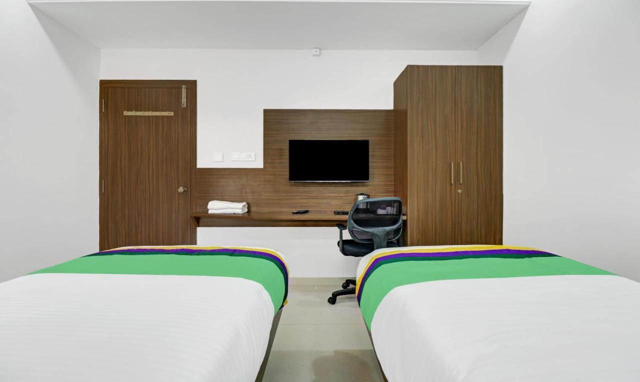 OYO 71754 Hotel Ragas Visakhapatnam Exterior foto