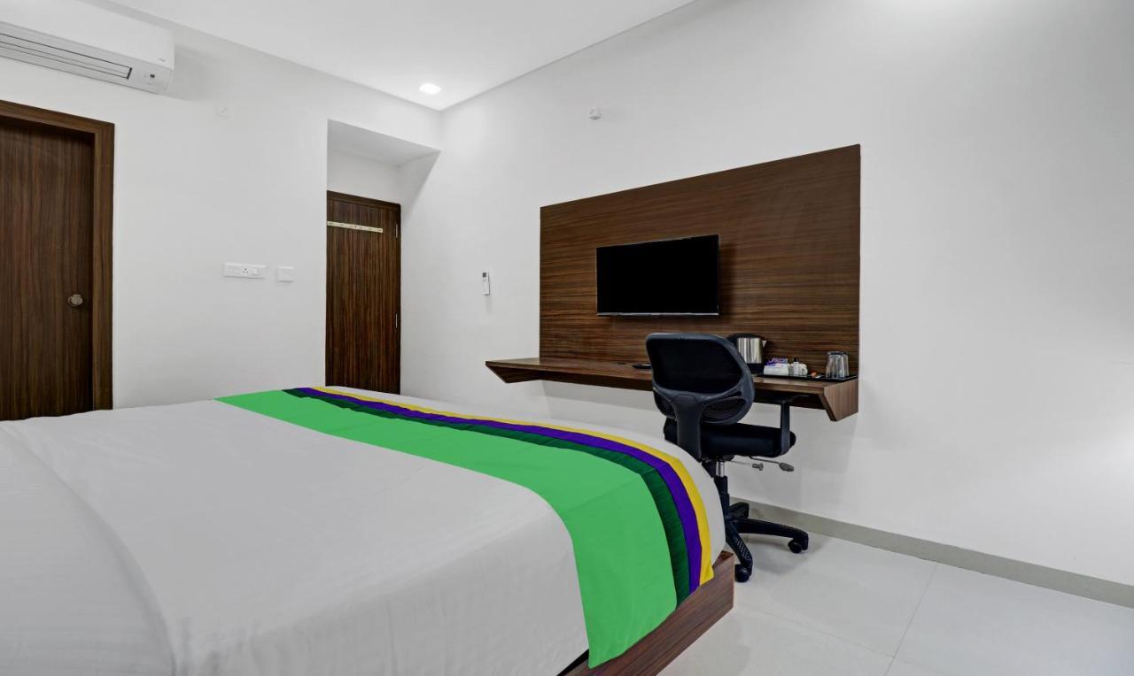 OYO 71754 Hotel Ragas Visakhapatnam Exterior foto